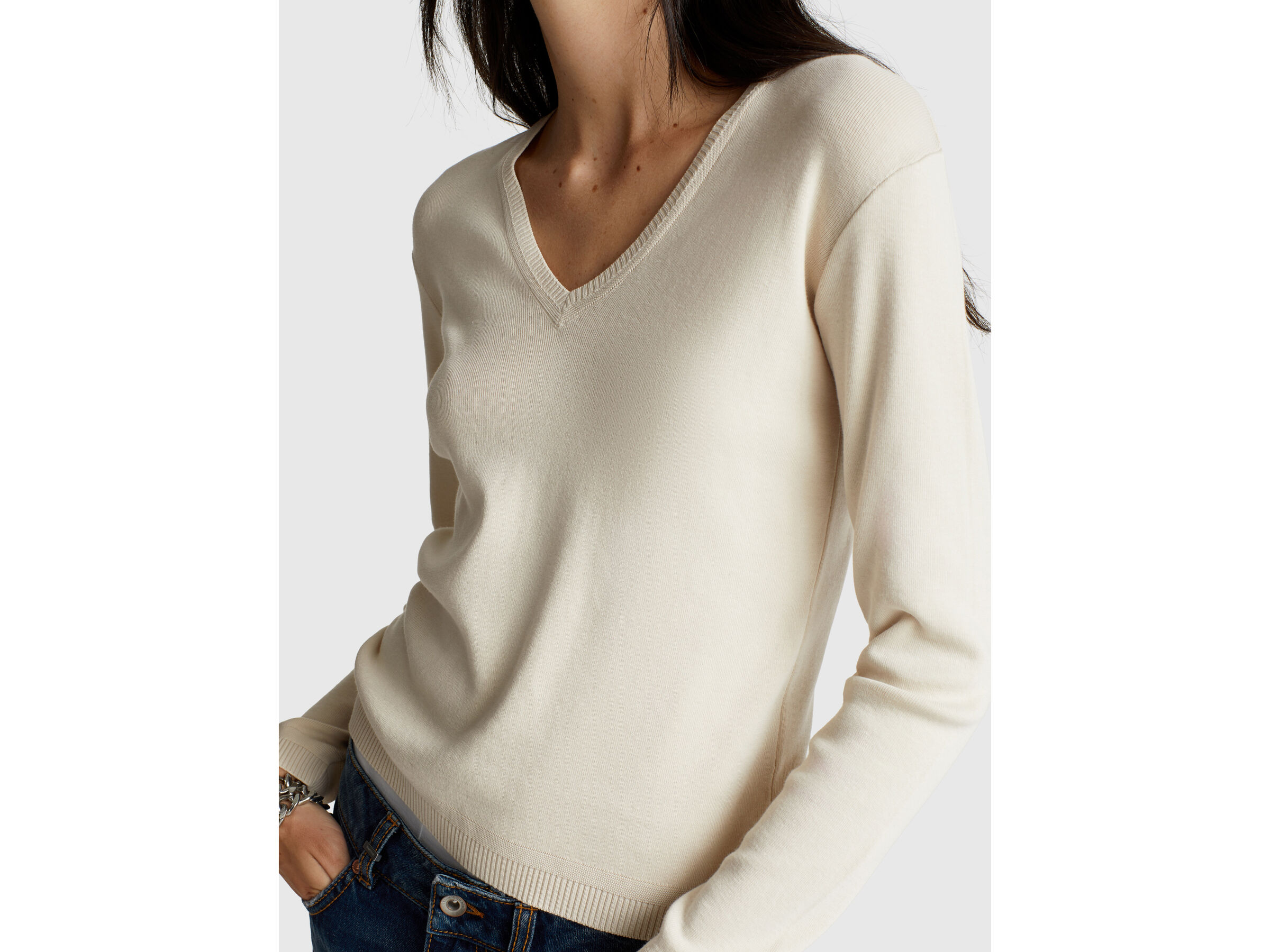 V NECK SWEATER L/S Women image number 4